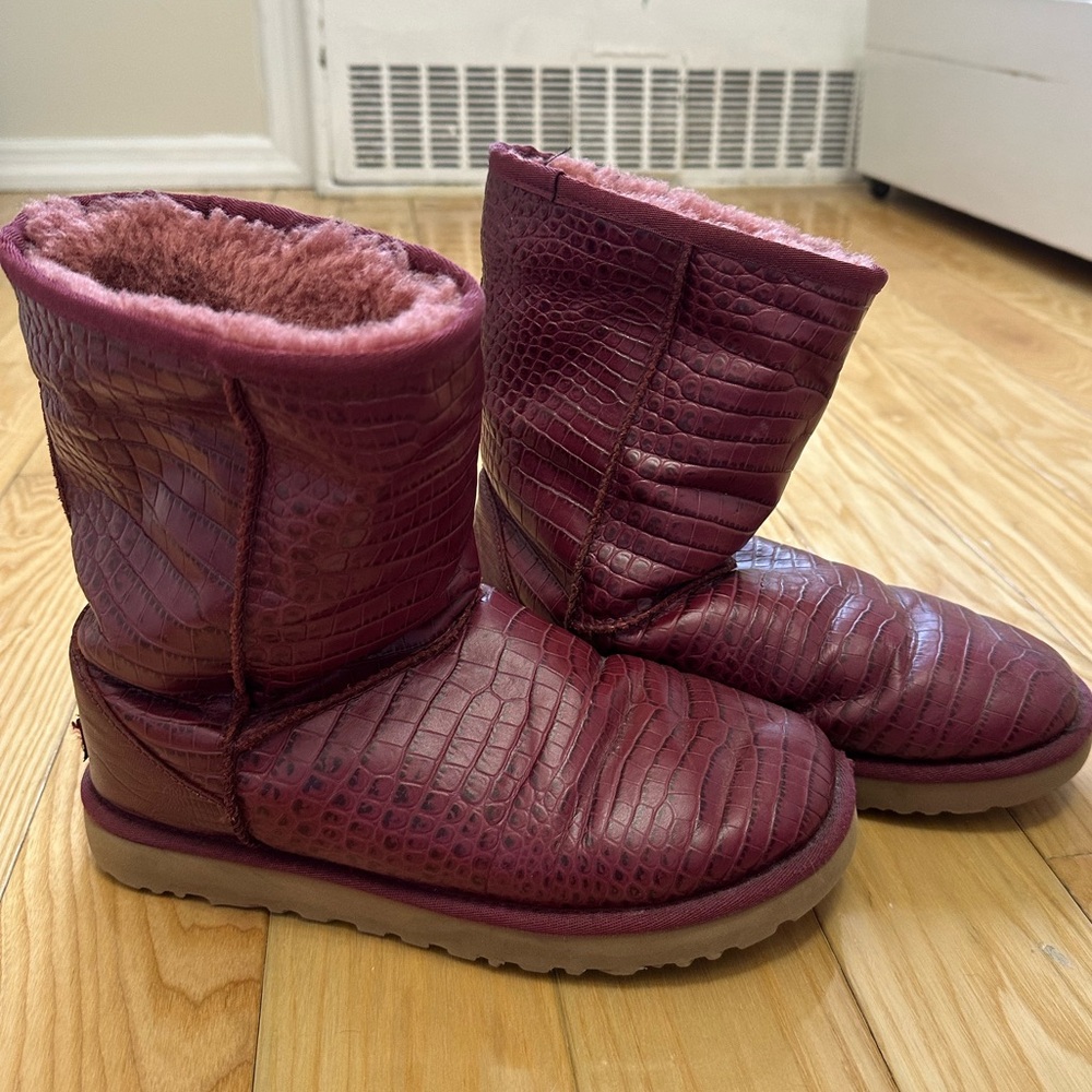 UGG Australia Womens Classic Short Crocodile 1012900 Leather